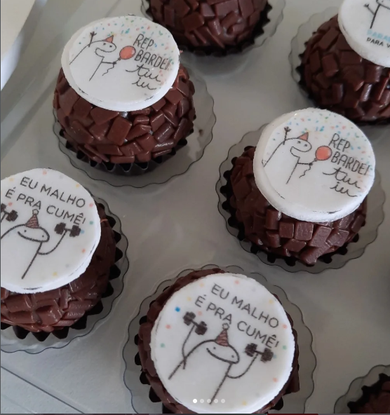 Doces de chocolate personalizados com ilustrações