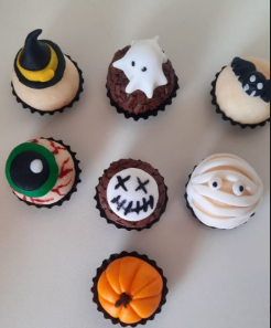Cupcakes decorados com temas de Halloween